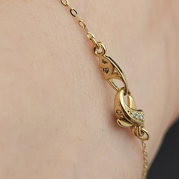 Classic Gold Dainty Chain Bracelet with Single White Faux Pearl - Picture 3 of 4